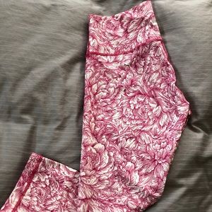 Lululemon size 8